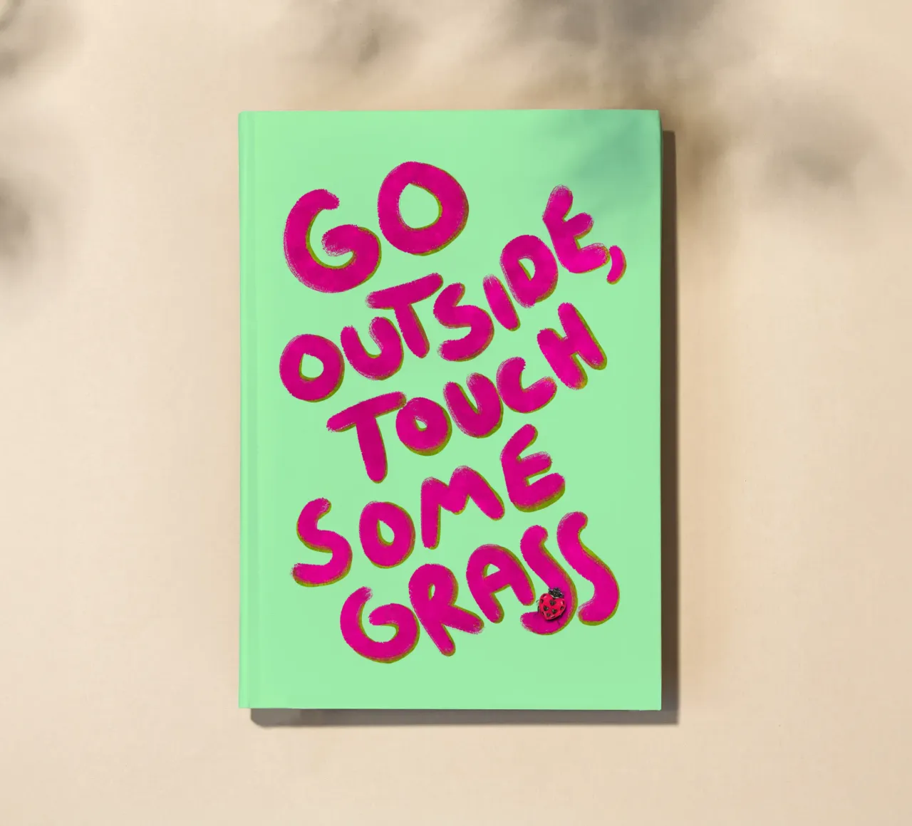 Go outside, touch some grass - handlettering Notizbuch von Illustration Raissa Oltmanns