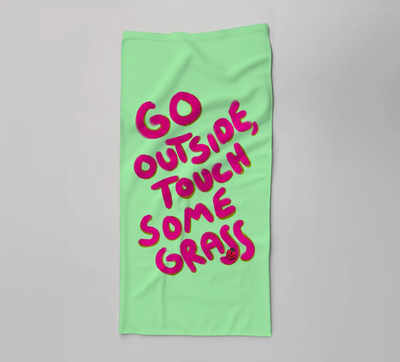 Go outside, touch some grass - handlettering asciugamano da bagno da Illustration Raissa Oltmanns