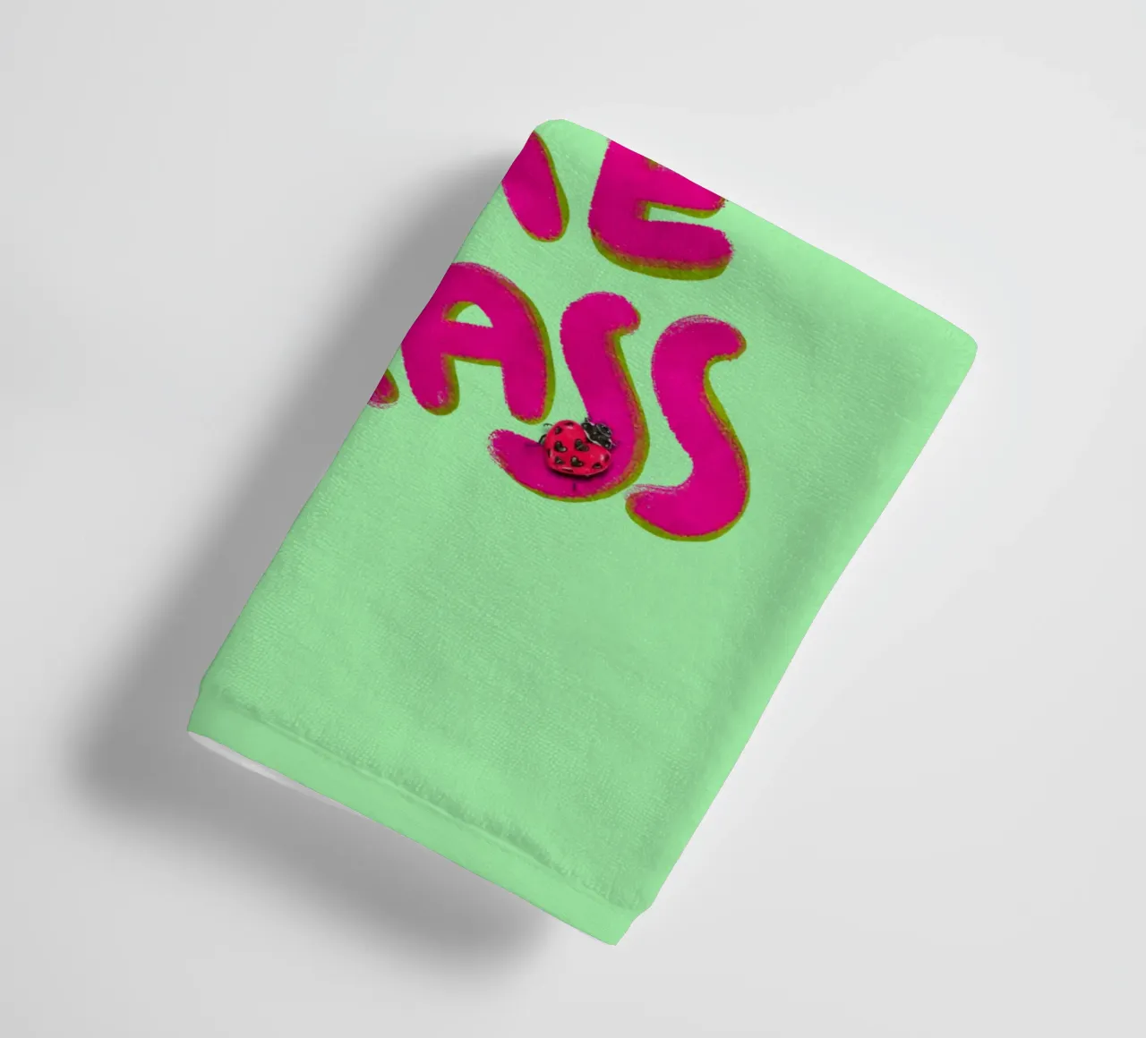 Go outside, touch some grass - handlettering Handtuch von Illustration Raissa Oltmanns