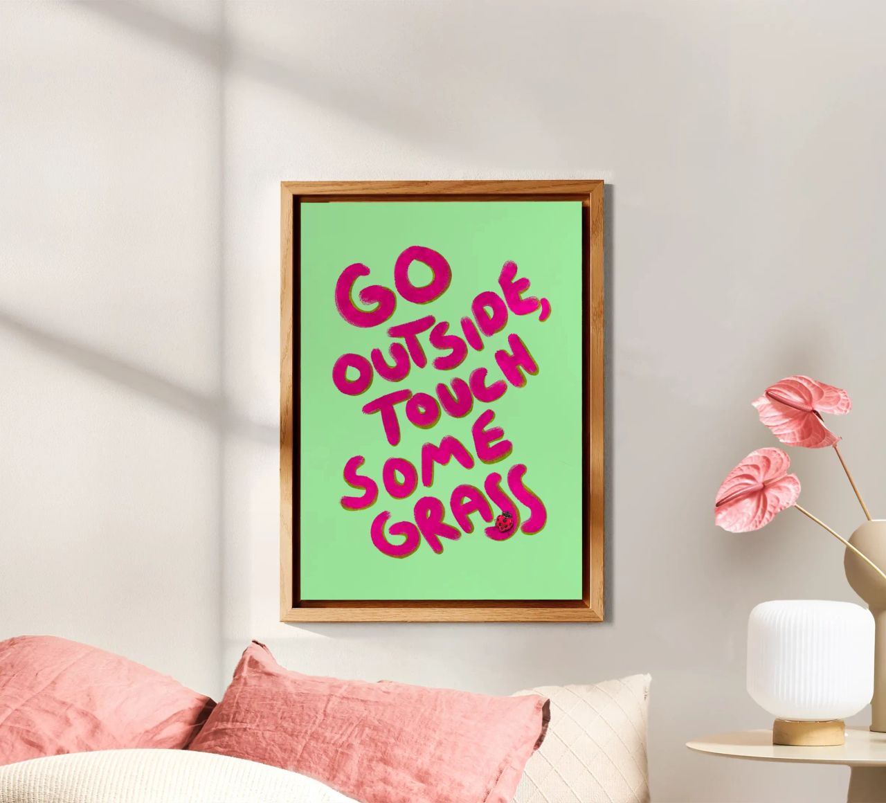 Go outside, touch some grass - handlettering alluminio dibond da Illustration Raissa Oltmanns