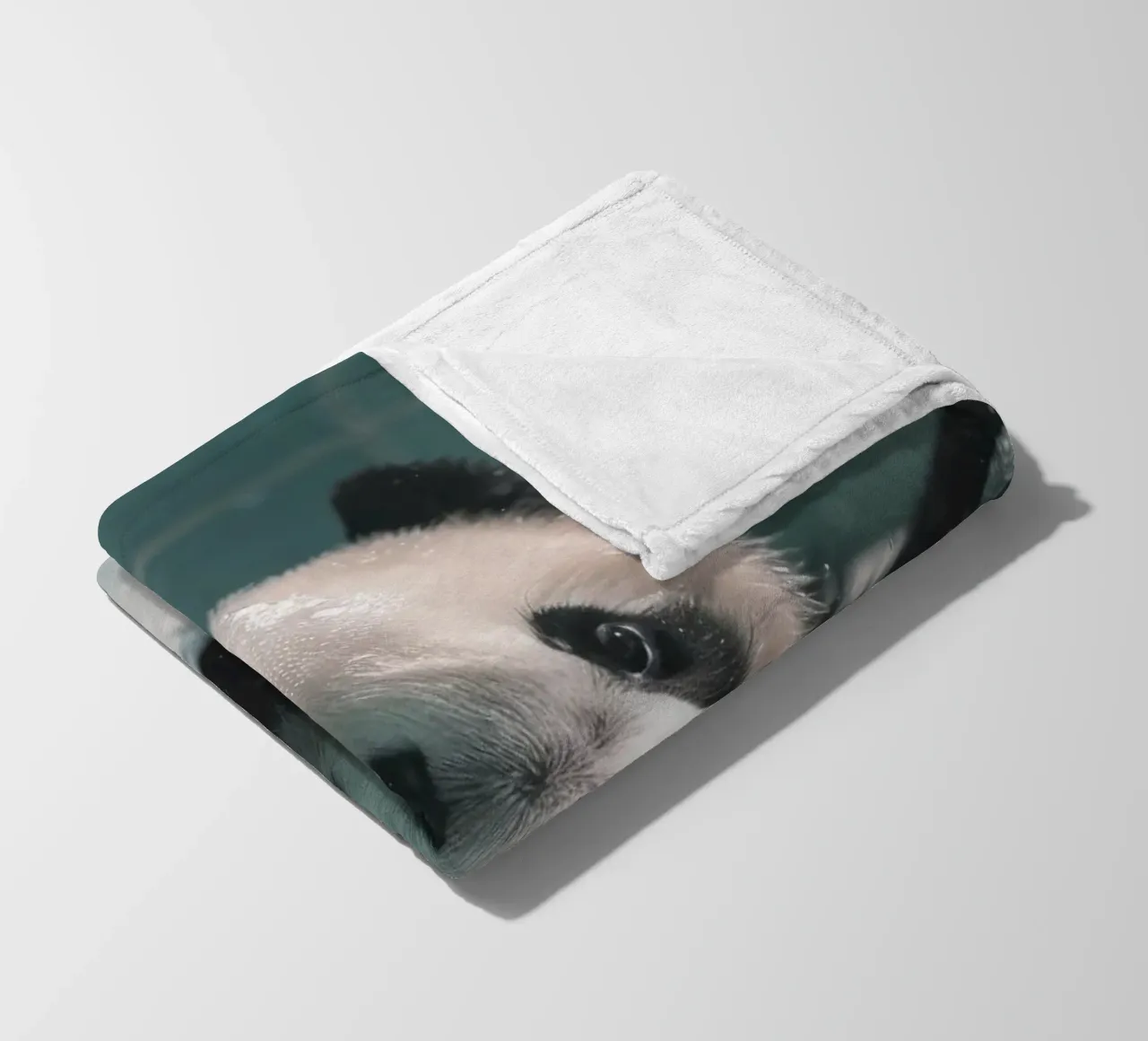 Panda in the foam bath coperta in pile da LisaArtes
