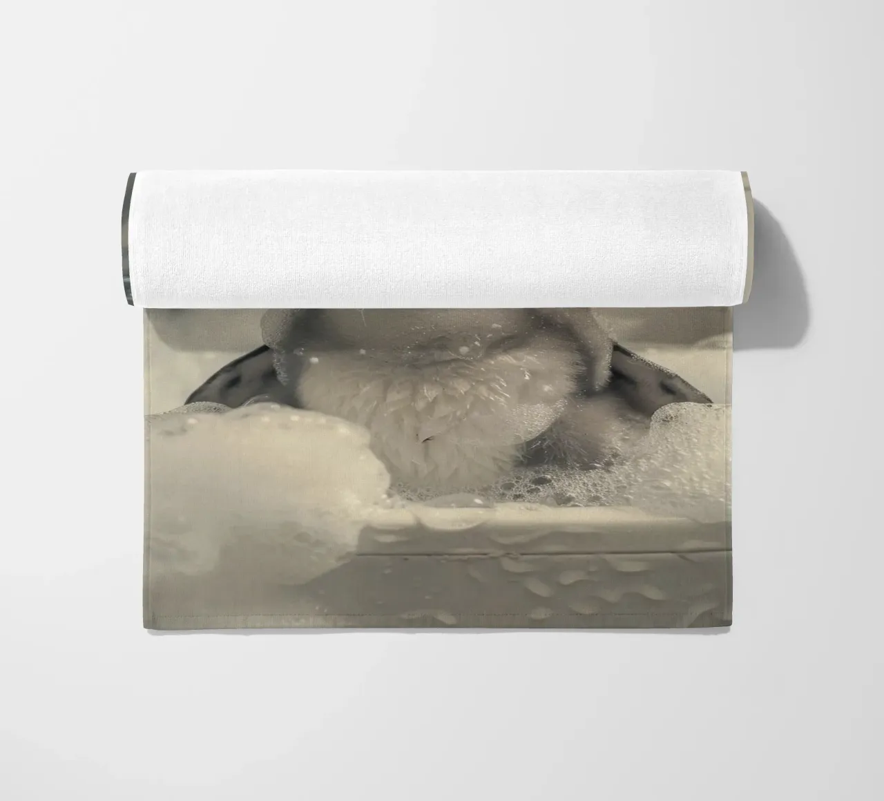 Penguin and soap bubbles telo mare da LisaArtes