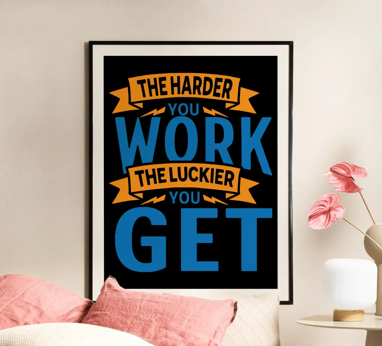Più si lavora duramente, più si è fortunati poster con telaio in alluminio da Gunawan Rb