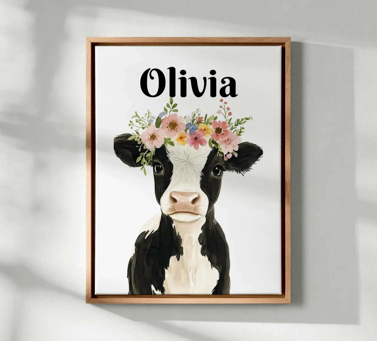 Mucca neonata con corona floreale tela con Cornice a cassetta da IamHomeStudio