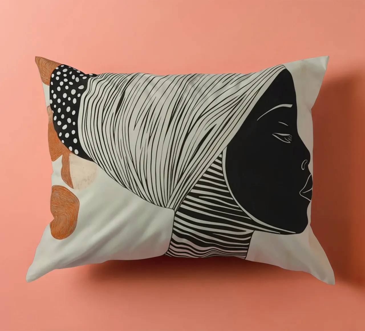 Donna africana con risograph a pois cuscino da Autofocus