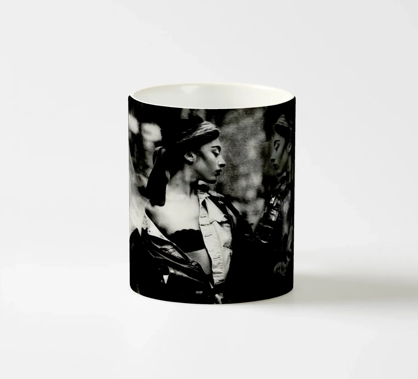 Critical ceramic mug by Sophie Etchart