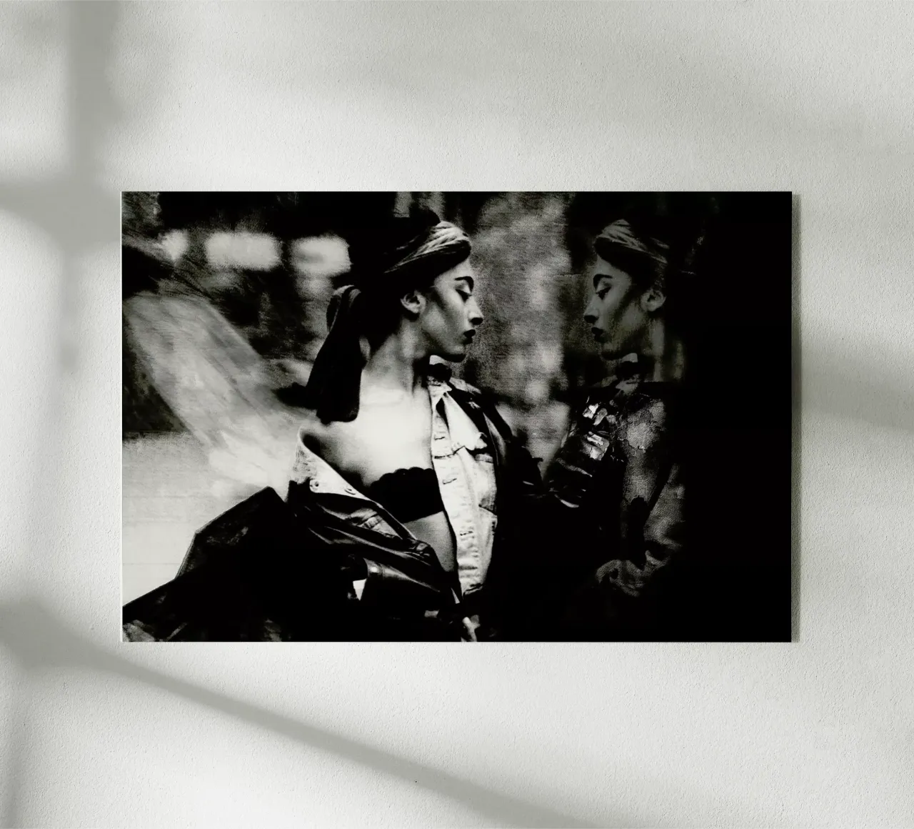 Critical plexiglass da Sophie Etchart