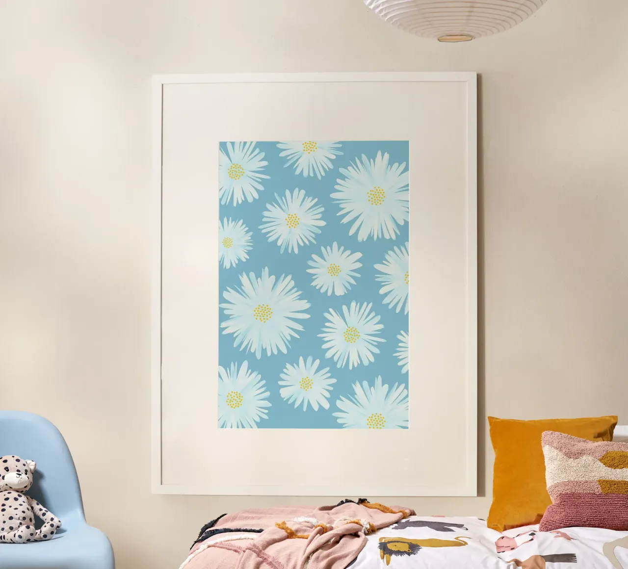 Kristian Gallagher - Margherite blu poster con telaio in plastica da The Artcircle