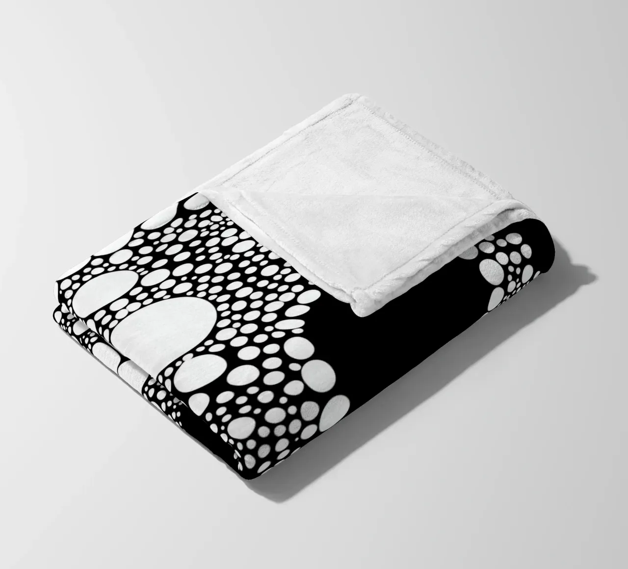 Teschio di moda a pois per camicie nere coperta in pile da Autofocus