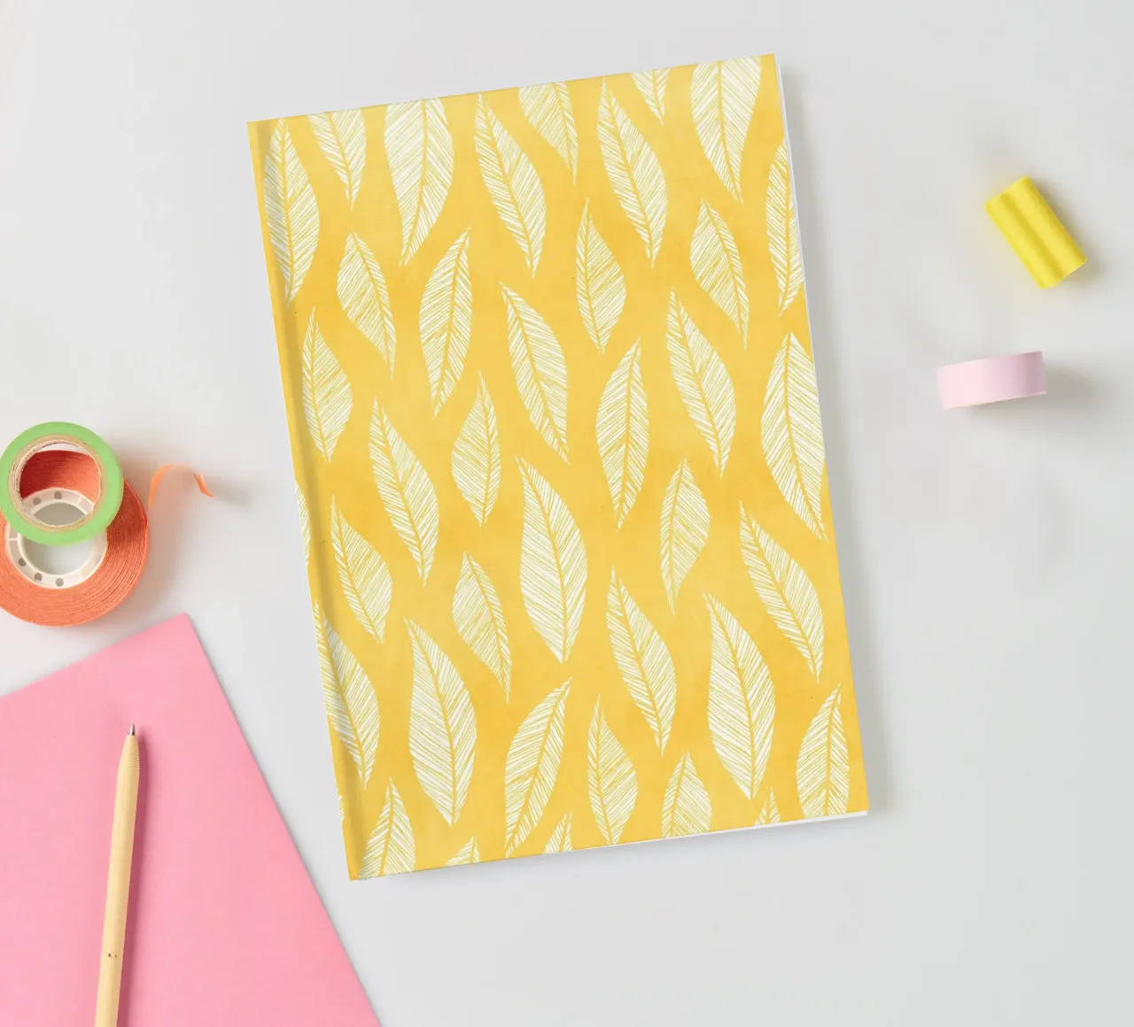 Kristian Gallagher - Feuille imprimée jaune carnet de notes de The Artcircle
