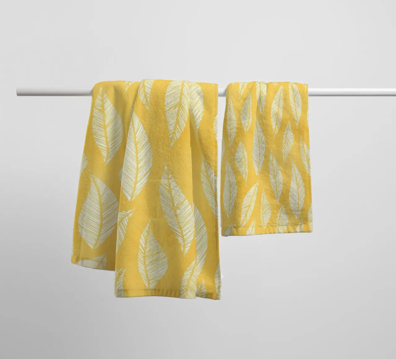 Kristian Gallagher - Feuille imprimée jaune serviette de bain de The Artcircle