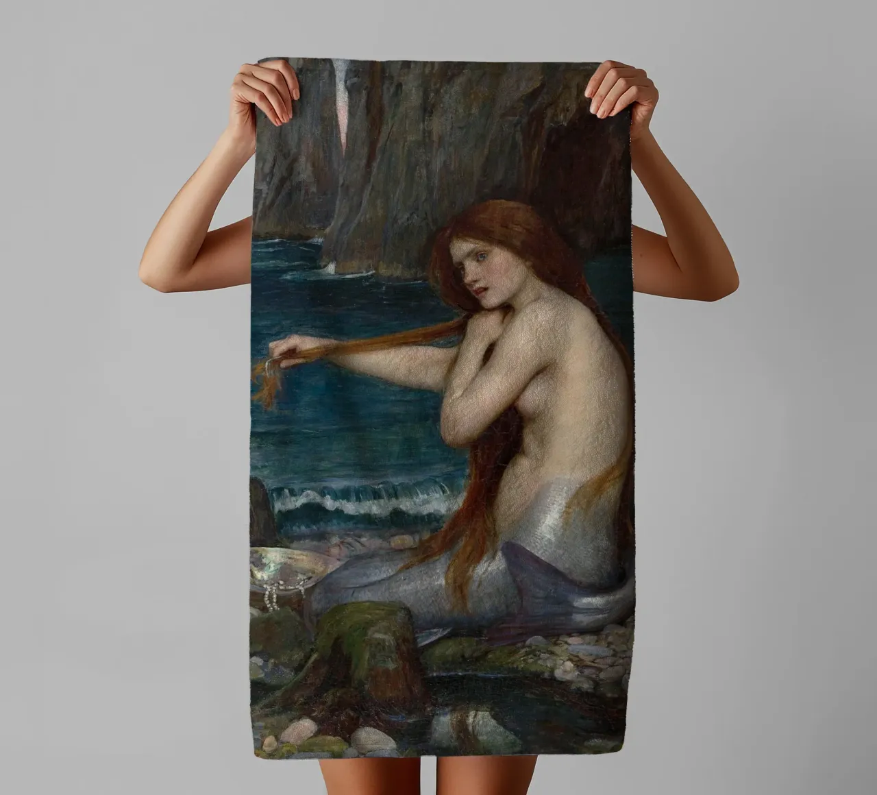 John William Waterhouse - Eine Meerjungfrau (1900) Handtuch von Timeless Artworks