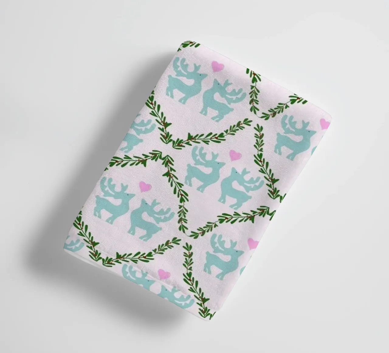 HirschgeWeihnachten hell towel by Miris bunte Modewelt