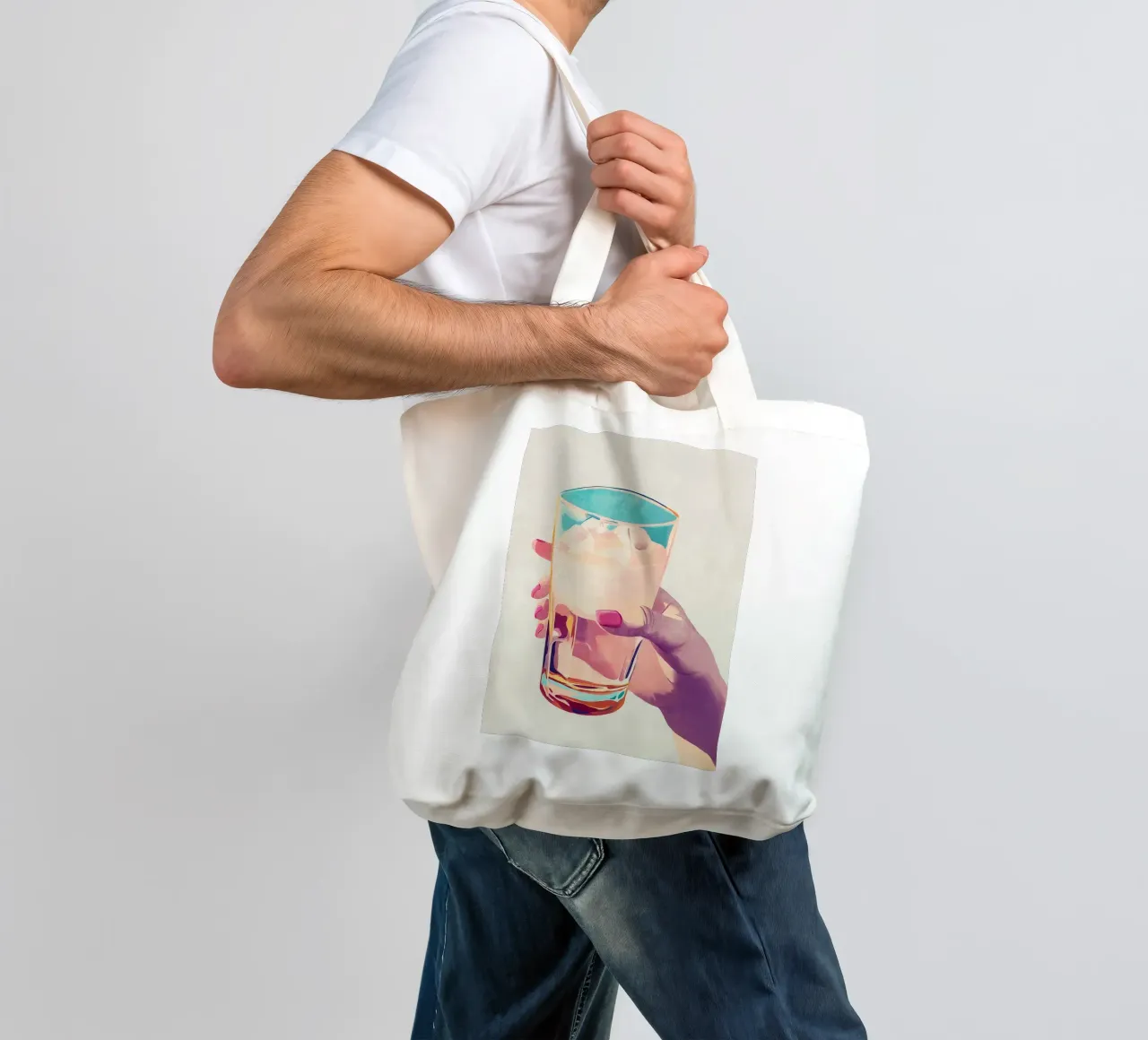 Mano femminile con bicchiere borsa in juta da Carinaprint