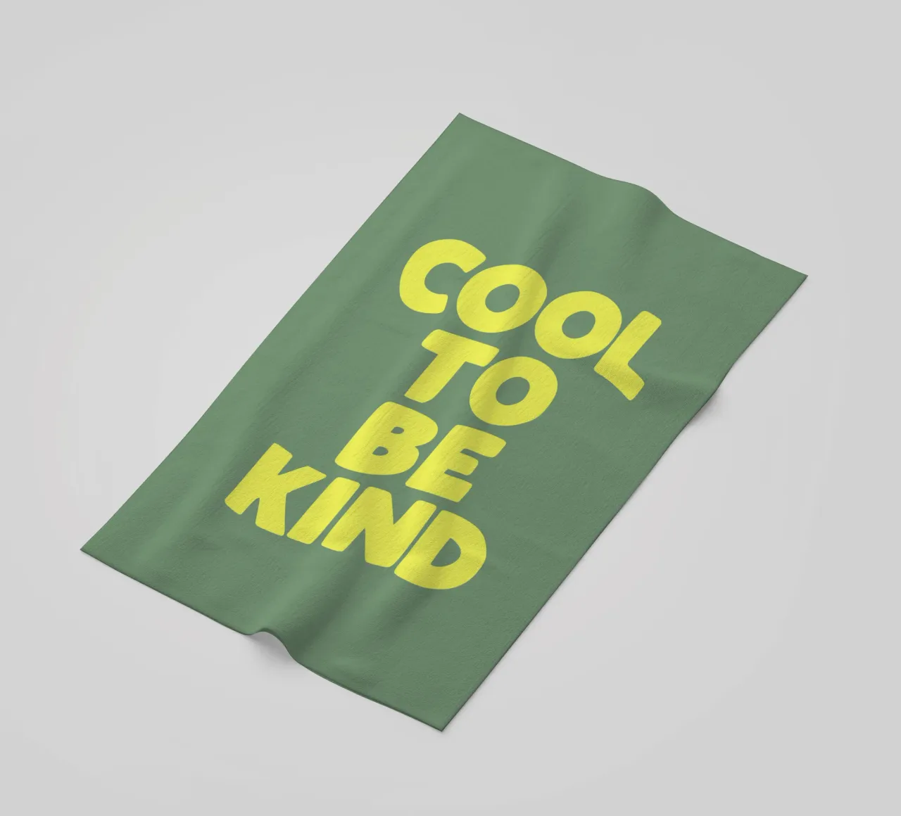 Cool to Be Kind Typografie Design in verde e giallo telo mare da THE MOTIVATED TYPE