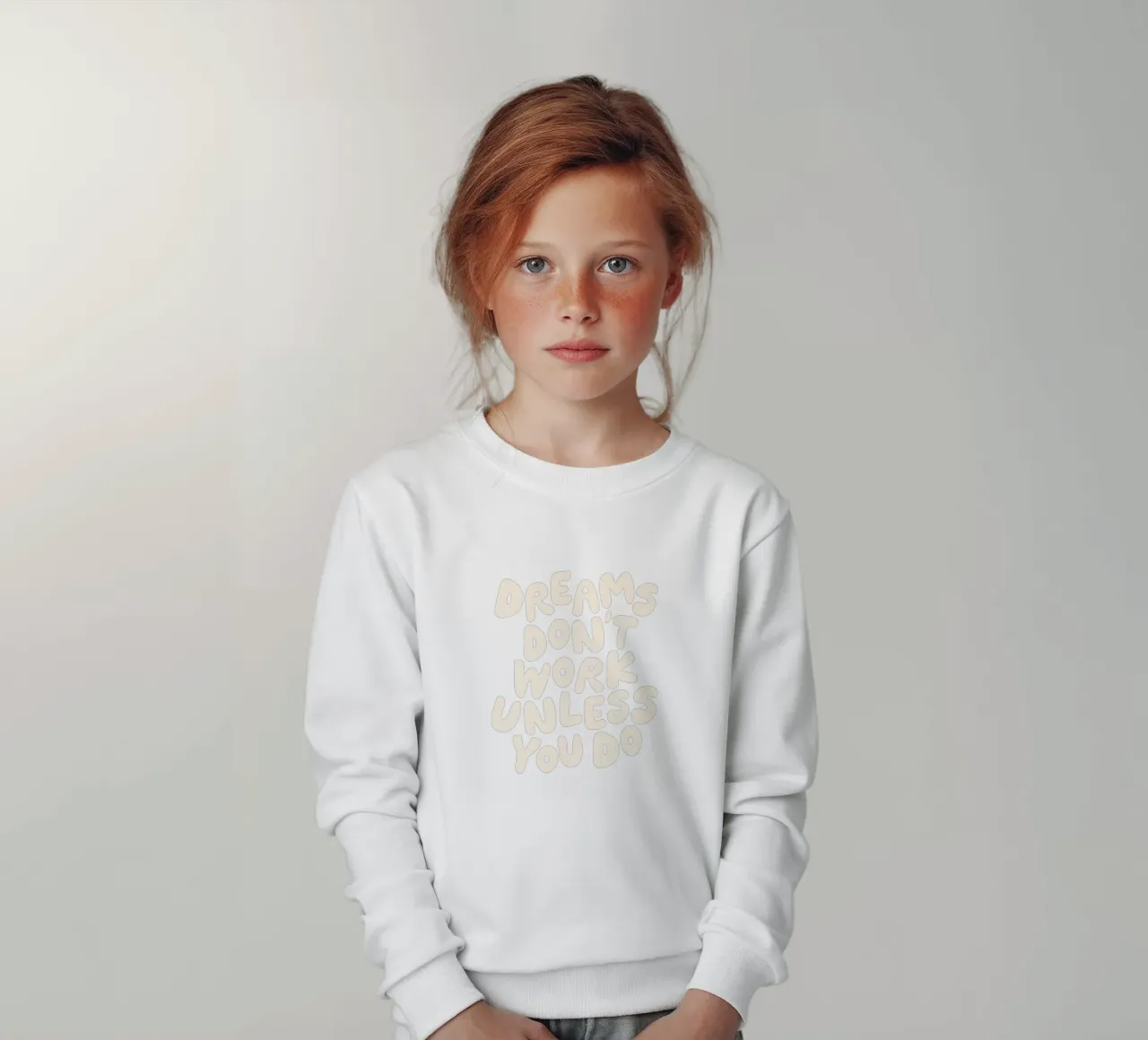 I sogni non funzionano se non si fa Typografie Design in Peach felpa bambino da THE MOTIVATED TYPE