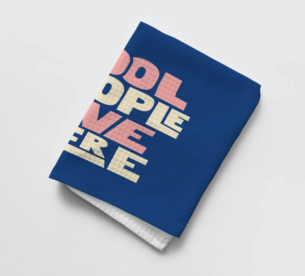 Cool People Live Here Design tipografico in blu e rosa canovaccio da cucina da THE MOTIVATED TYPE