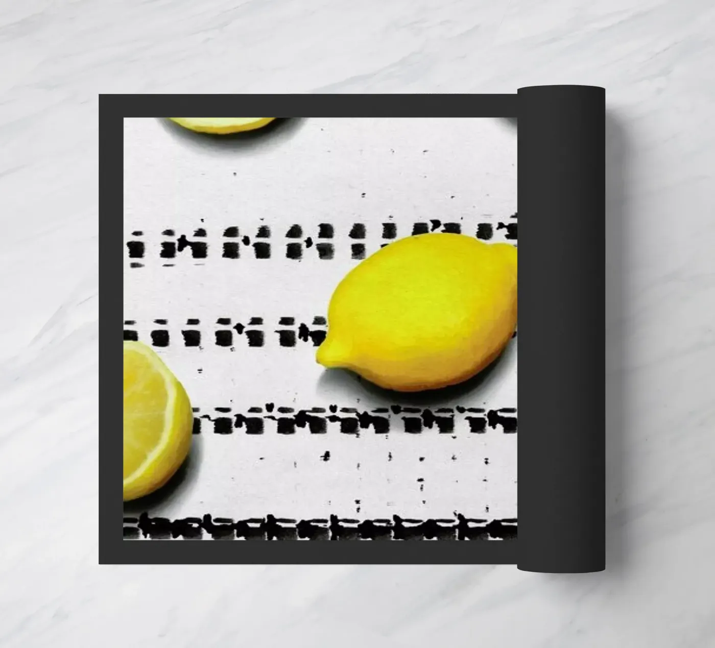 Fruit 4 Fußmatte von STUDIO LEEMO