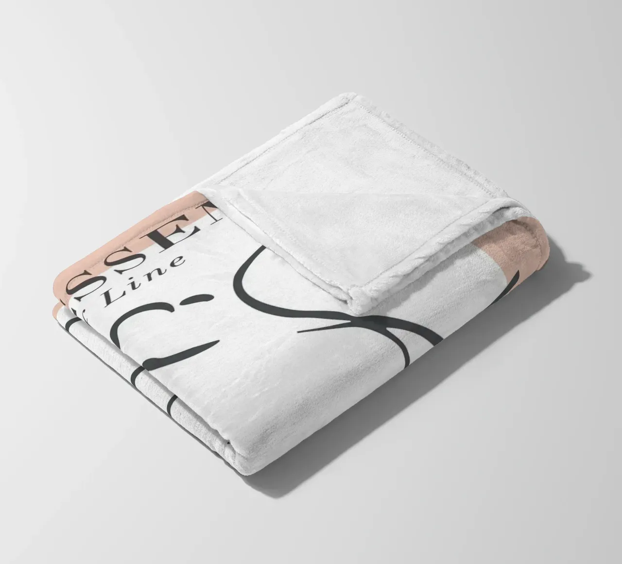 L'essenza della linea: la grazia delle linee minimaliste coperta in pile da Whole©
