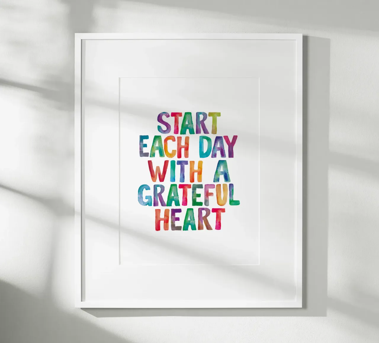 Start Each Day With a Grateful Heart Regenbogen Typografie hahnemühle by THE MOTIVATED TYPE