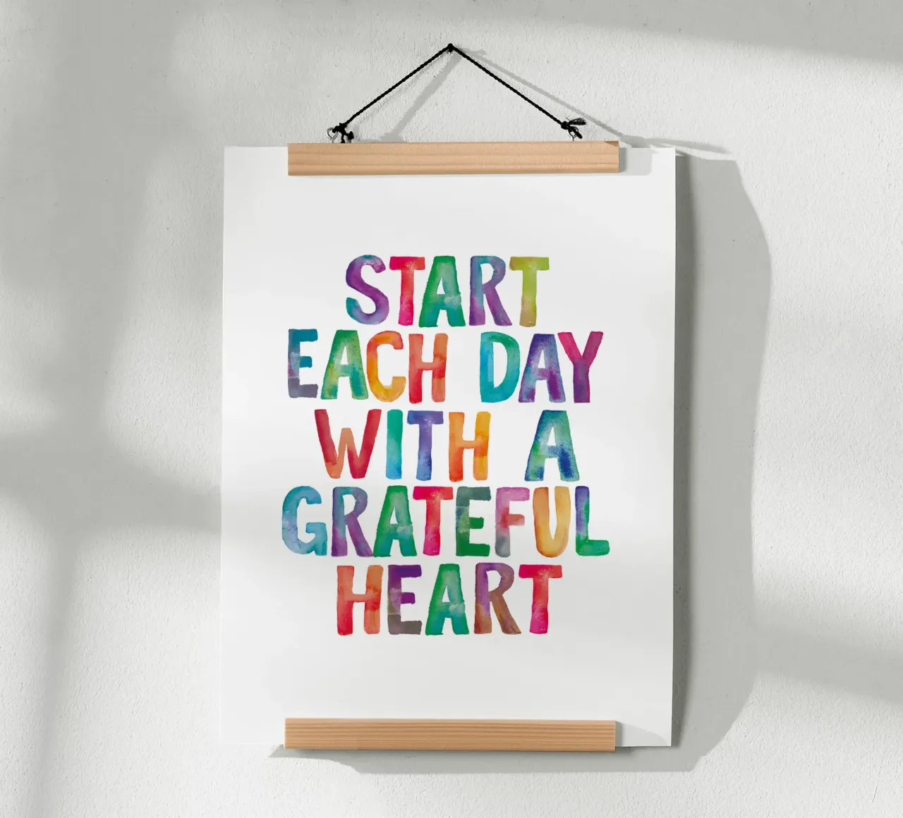 Start Each Day With a Grateful Heart Regenbogen Typografie hahnemühle by THE MOTIVATED TYPE