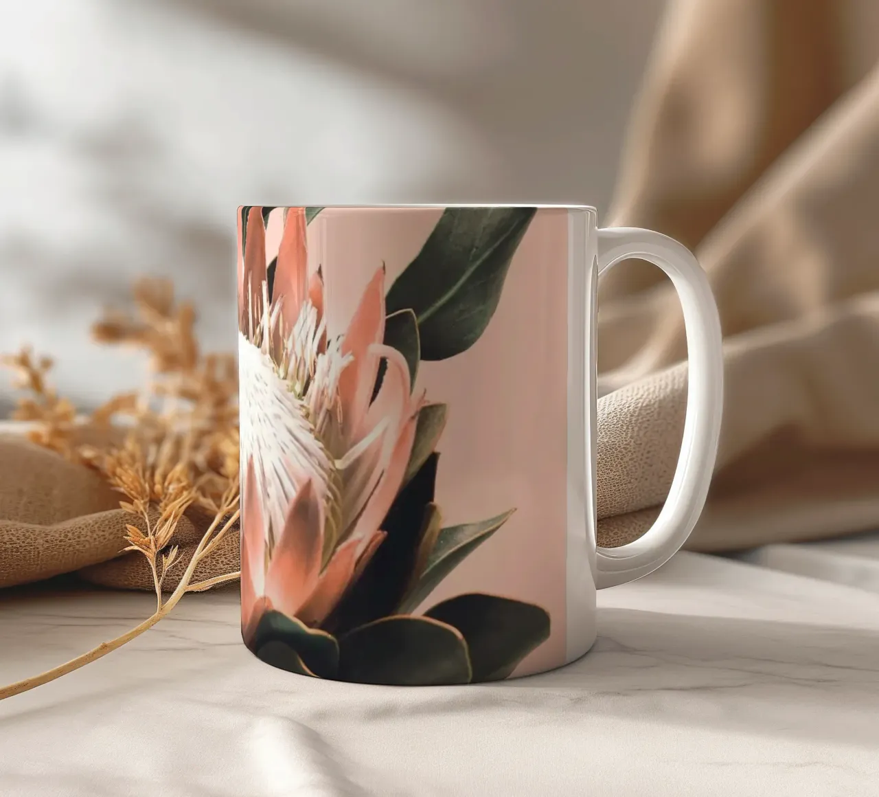 Protea bloemen - Botanisch fotokunstontwerp keramische mok van Whole©