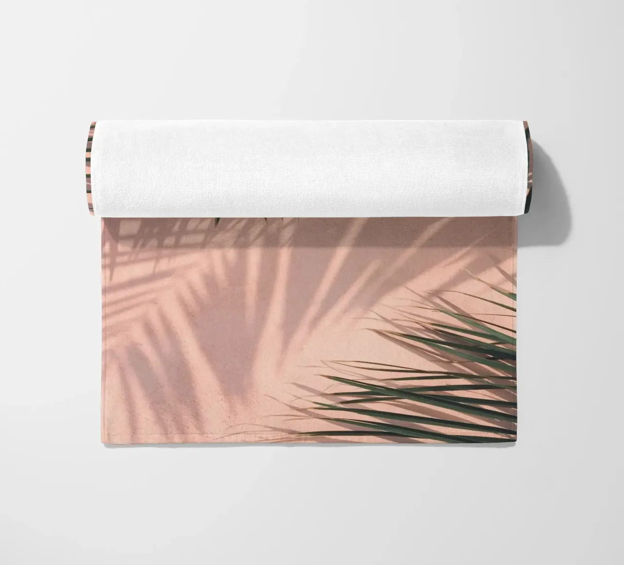 Palm Shadows - Design minimalista tropicale telo mare da Whole©