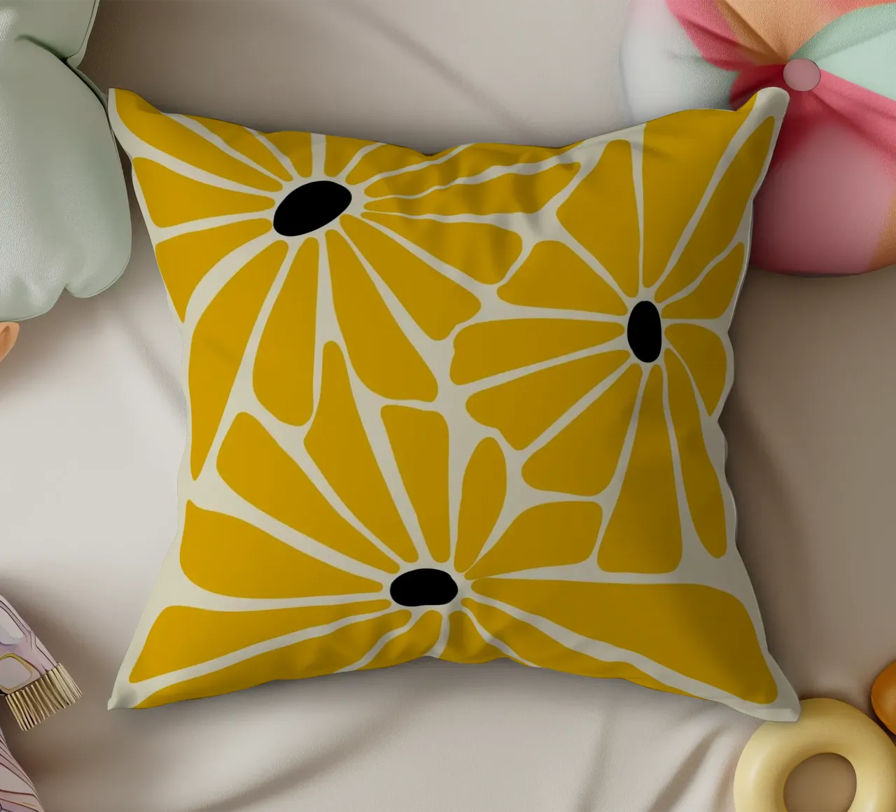 Yellow petals coussin de LisaArtes