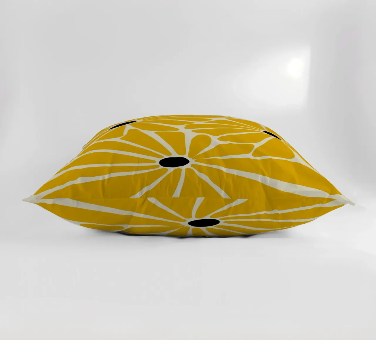 Yellow petals coussin de LisaArtes