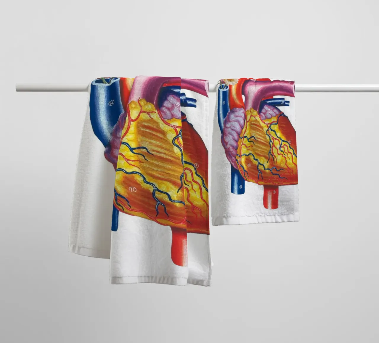 Fiori di cuore asciugamano da bagno da From Design With Love