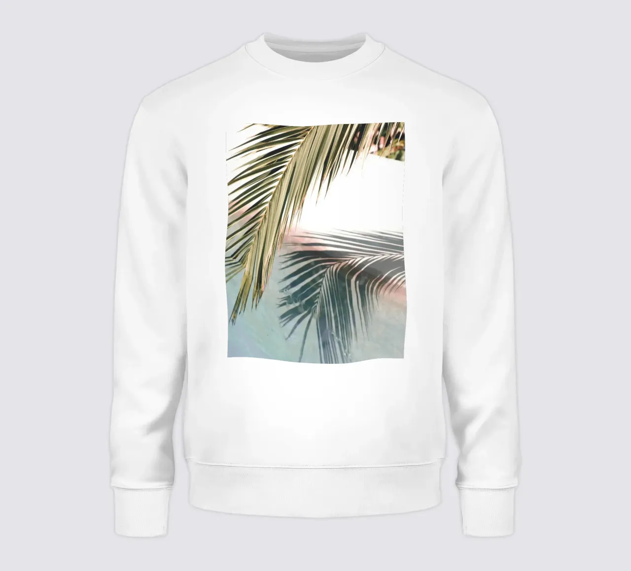 Jeu d'ombres de palmiers - Élégance tropicale sweat de Whole©
