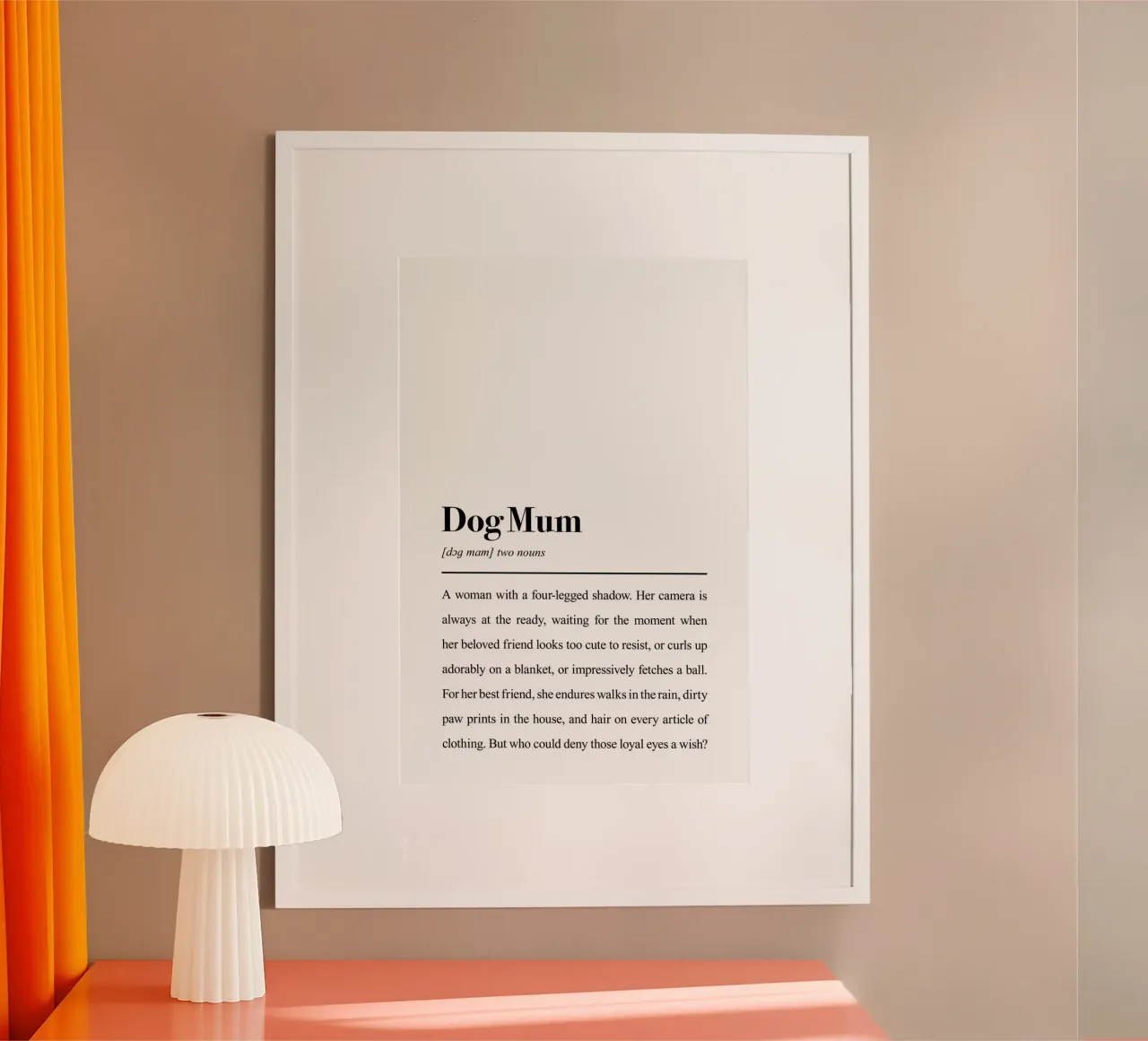 Definizione di mamma di cane: Stile del dizionario poster con telaio in alluminio da Pulse of Art