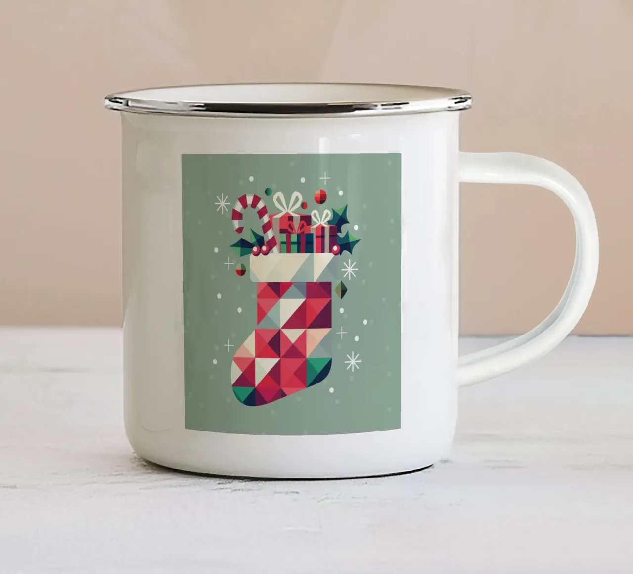 Calza di Natale colorata e piena di regali - Gioia festiva tazza in smalto da namosh