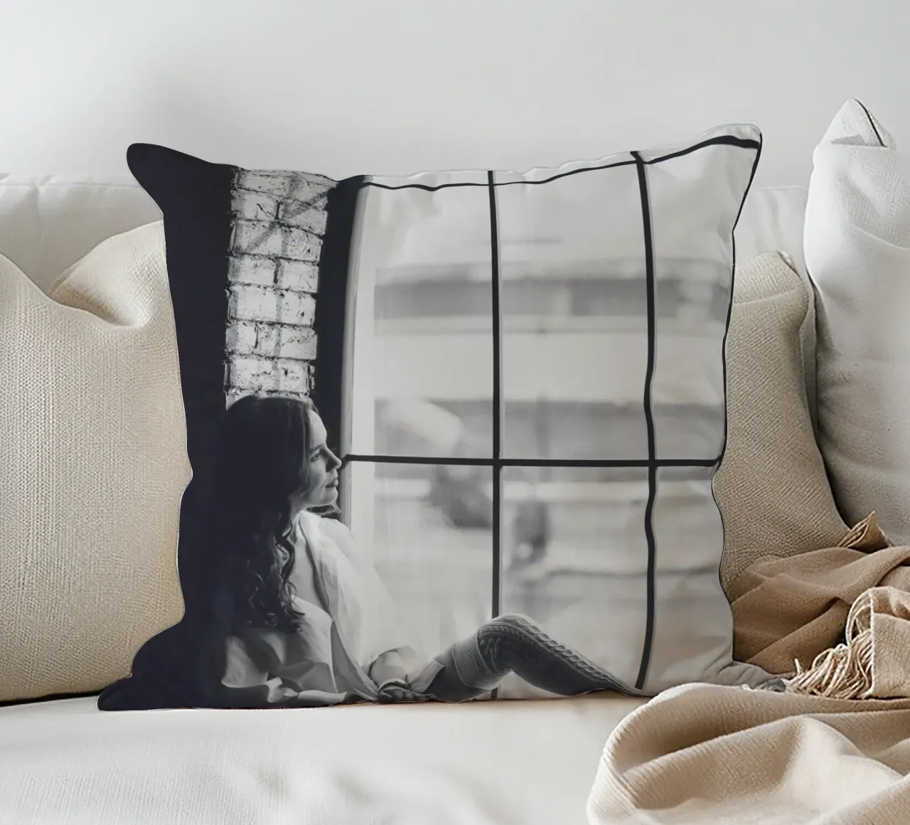 Silhouette riflessiva - Arte elegante in bianco e nero cuscino da Whole©