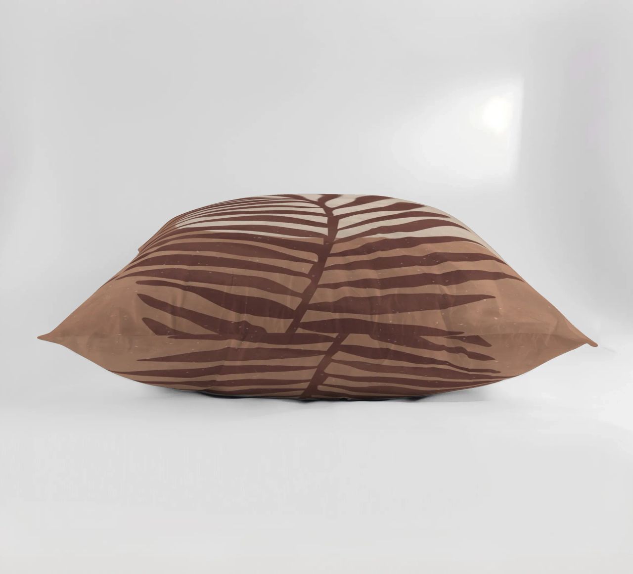 "Palmenblatt in warmen Erdtönen – Natur & Minimalismus" Kissen von Whole©