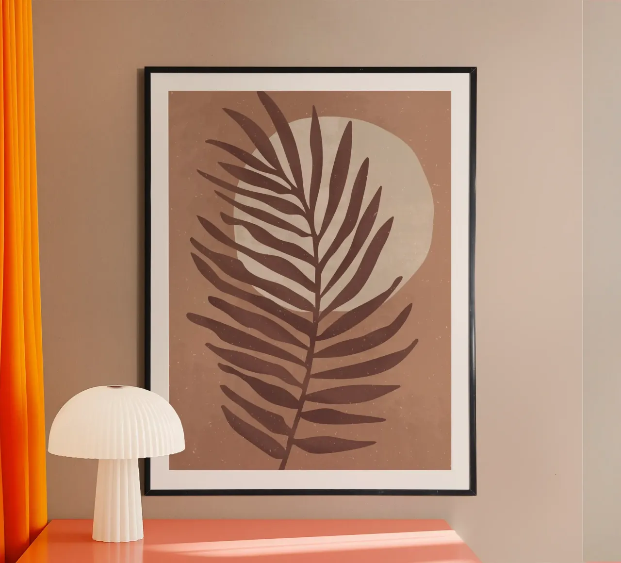 "Foglia di palma nei toni caldi della terra - natura e minimalismo". poster con telaio in plastica da Whole©