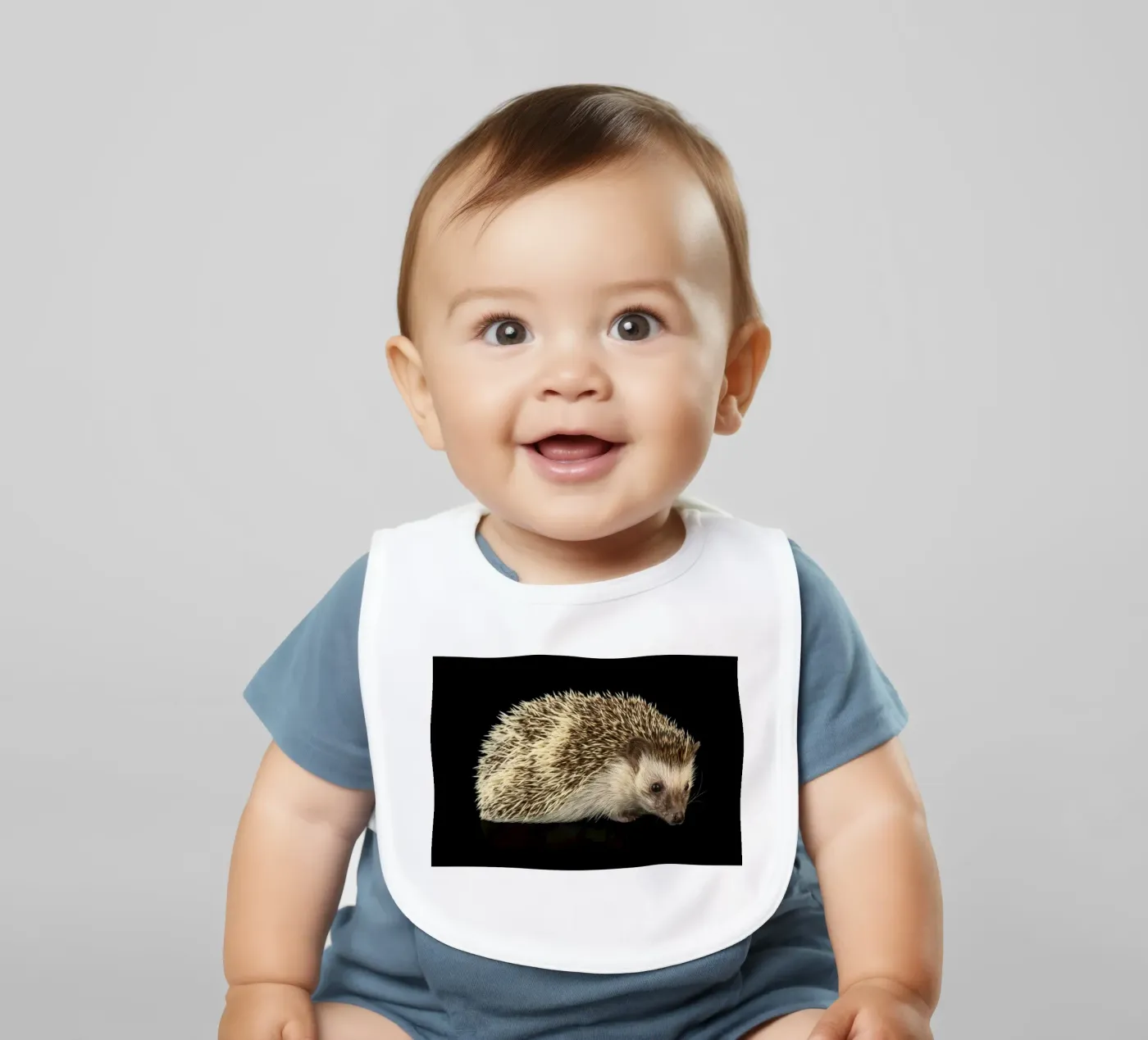 Weiß/brauner Igel Babylätzchen von Curious Collections by Marielle Leenders