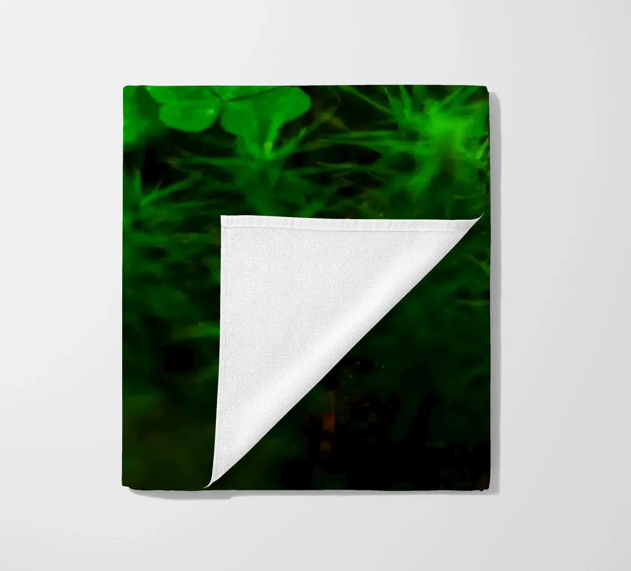 Cloverleaf in the forest telo mare da Fjöllart