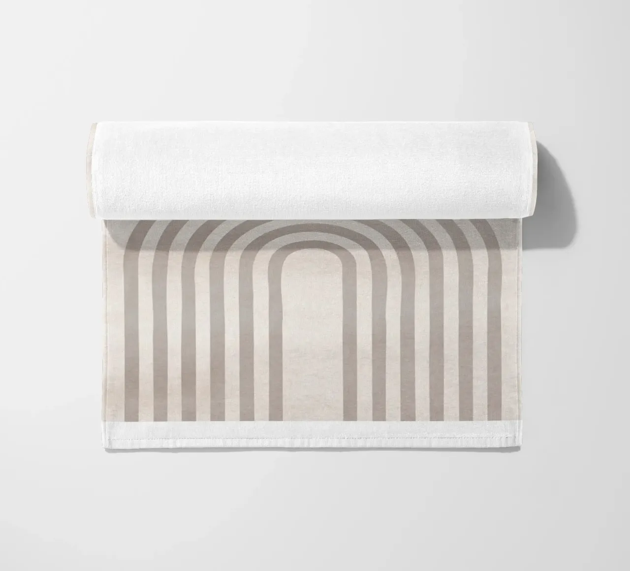 Sole e archi astratti | Design moderno boho telo mare da Whole©