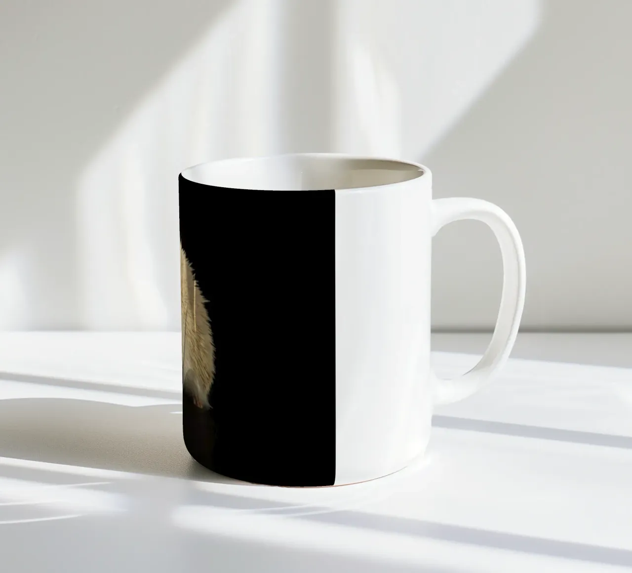 Riccio bianco tazza in ceramica da Curious Collections by Marielle Leenders