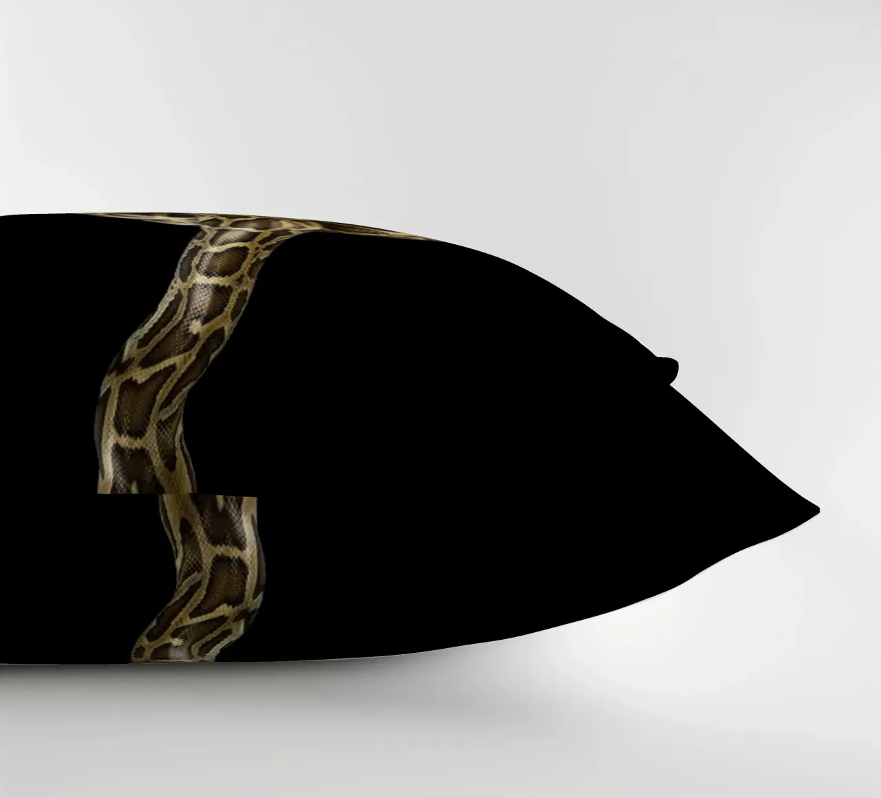 Pitone cuscino da Curious Collections by Marielle Leenders