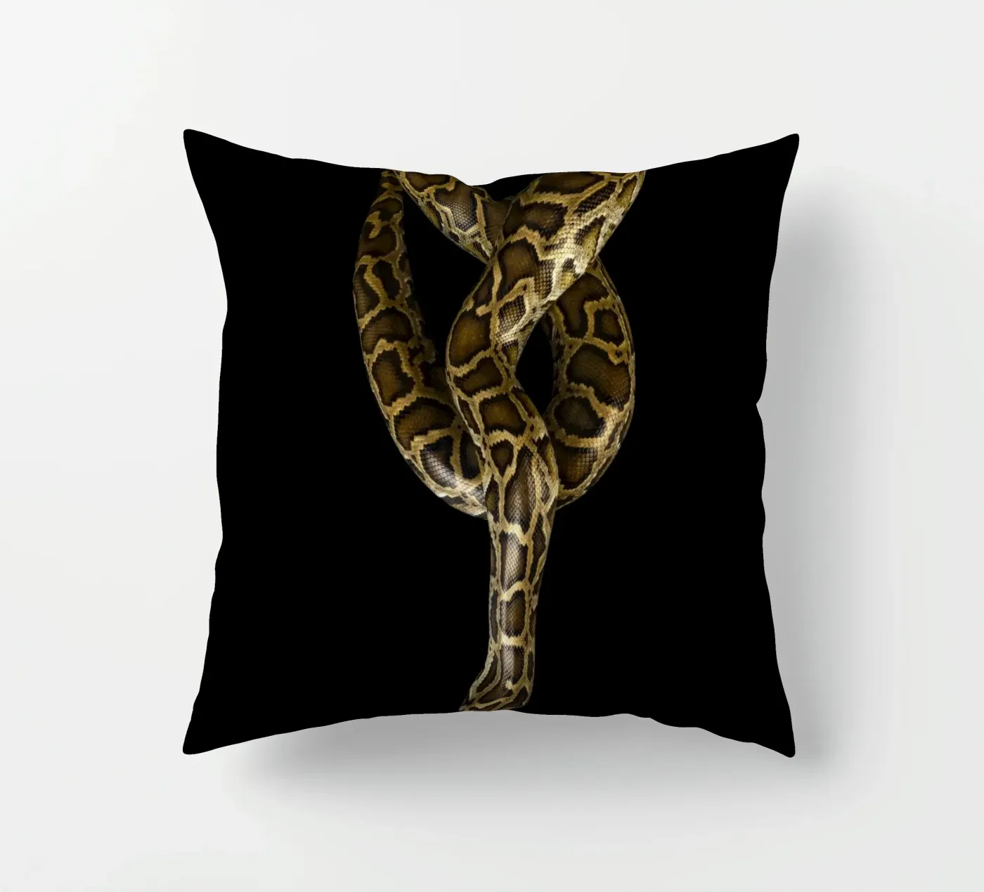 Python Kissen von Curious Collections by Marielle Leenders