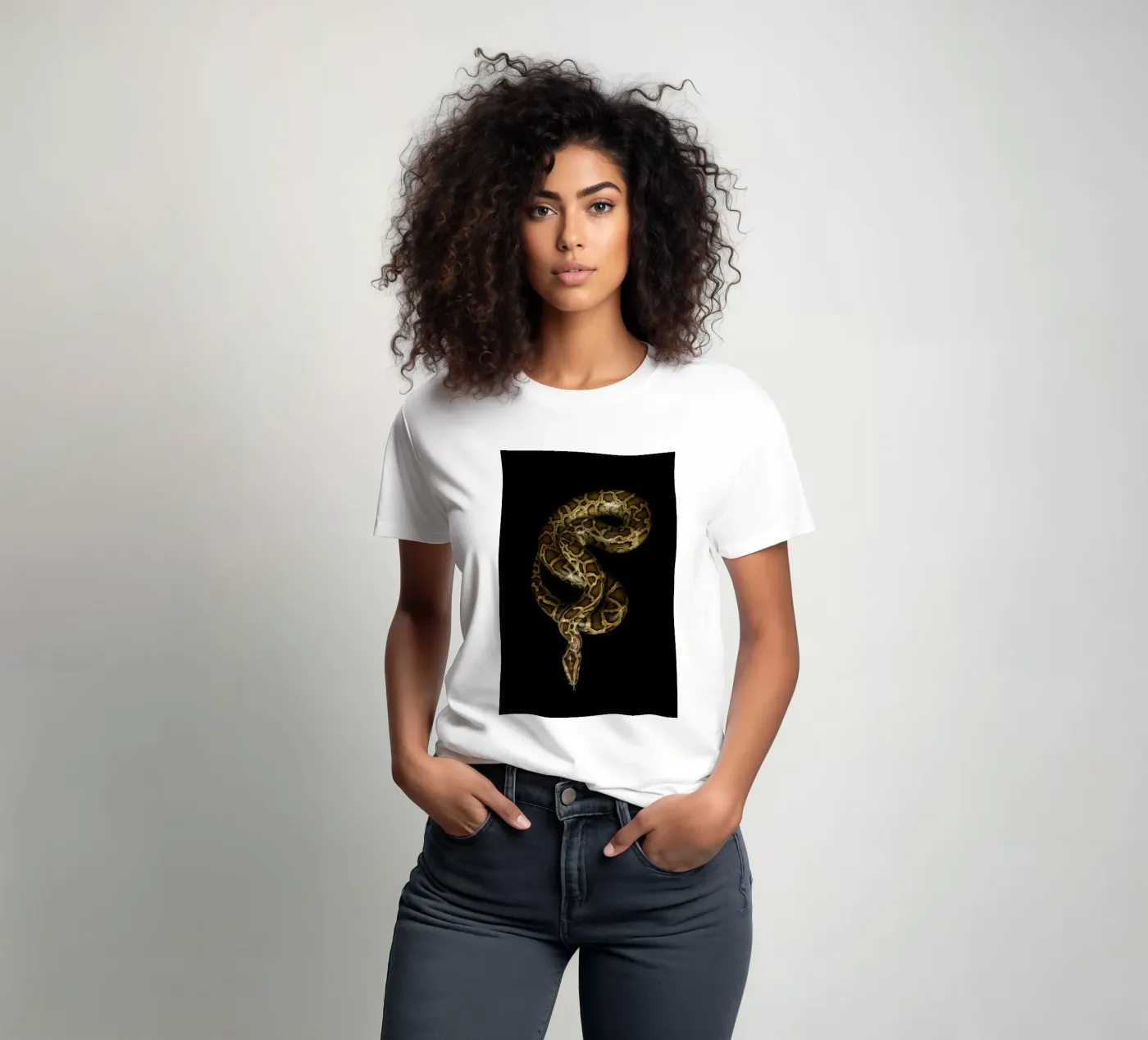 Python T-Shirt von Curious Collections by Marielle Leenders