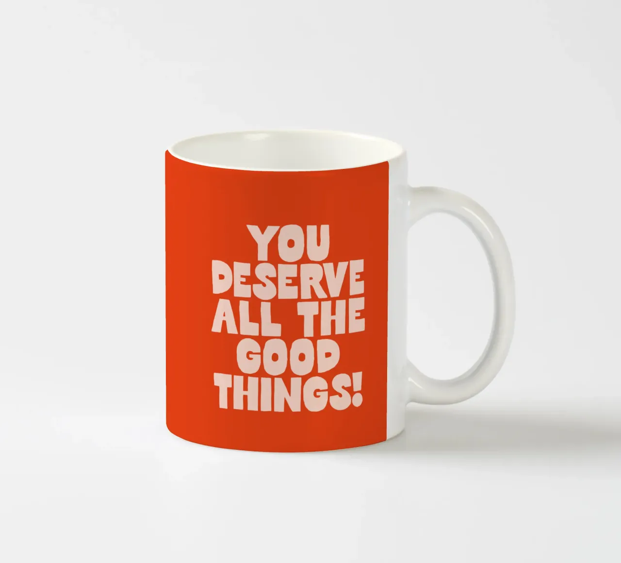 Ti meriti tutte le cose belle Design tipografico colorato tazza in ceramica da THE MOTIVATED TYPE