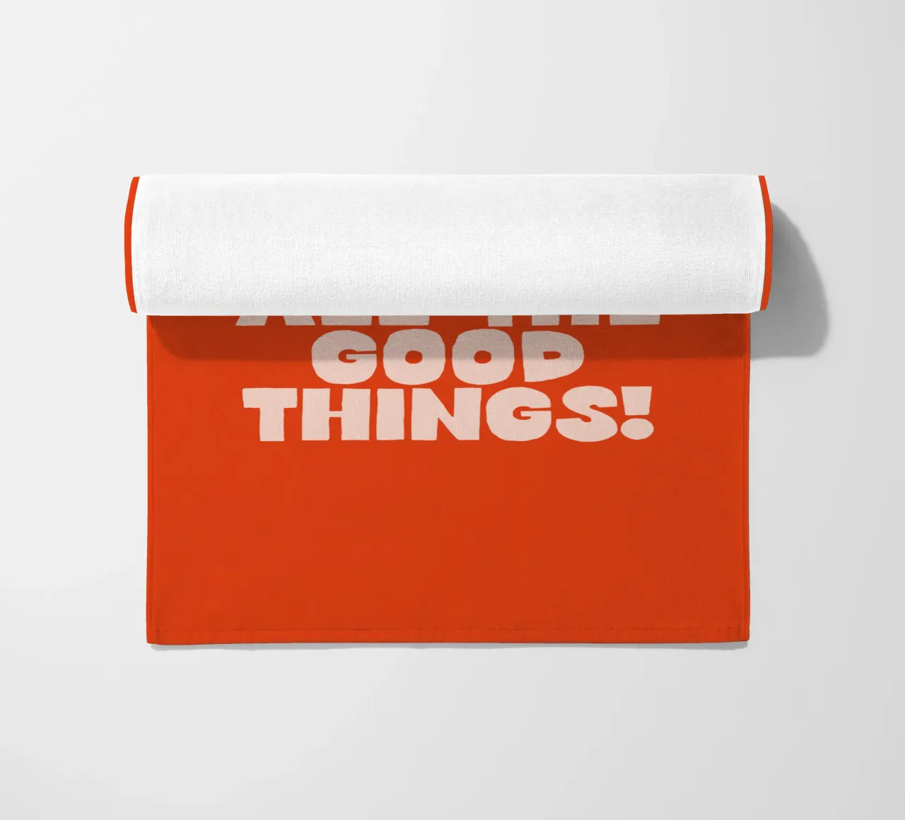 Ti meriti tutte le cose belle Design tipografico colorato telo mare da THE MOTIVATED TYPE
