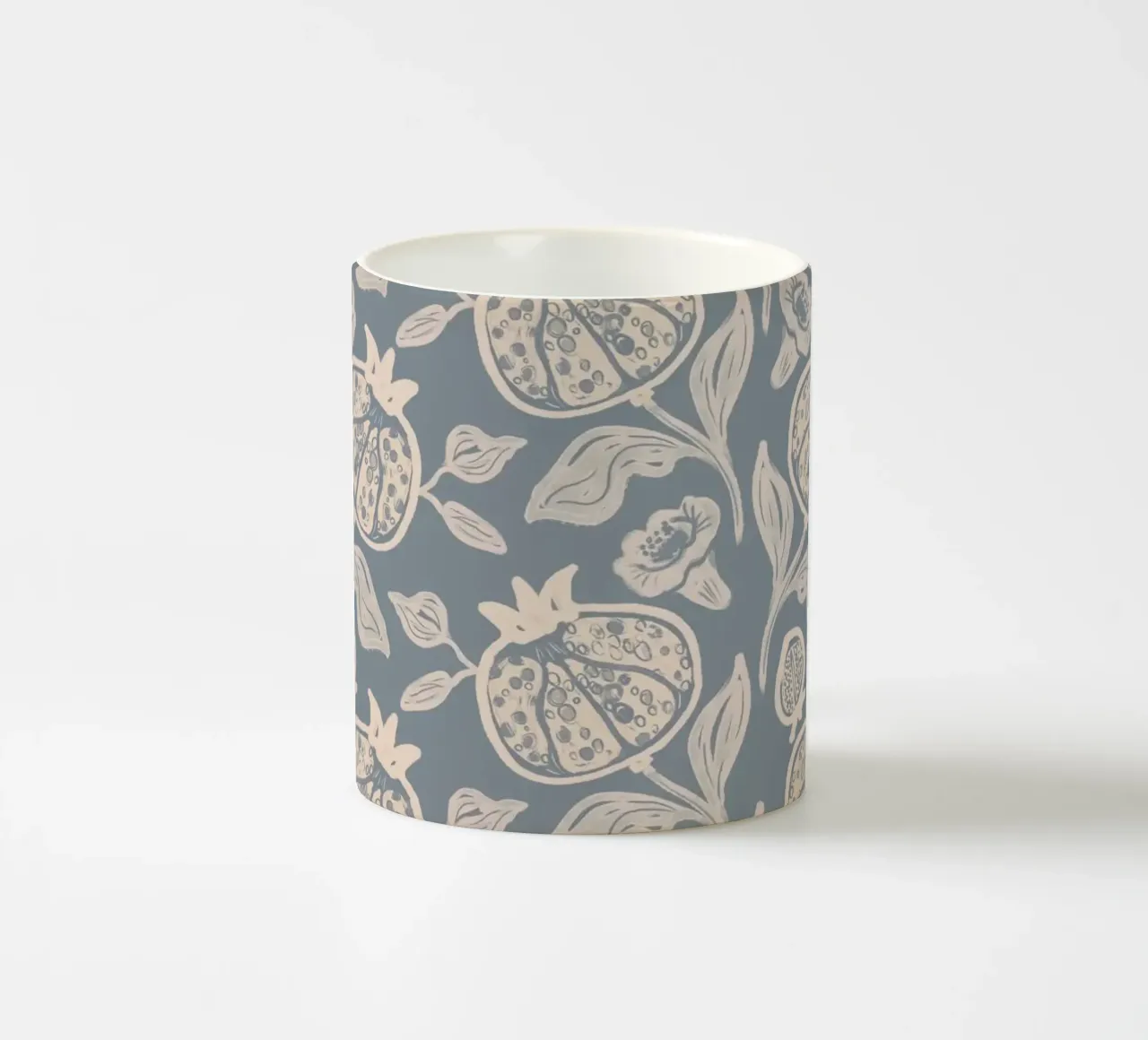 Pomegranates Botanical Fruits - Dusty Blue tazza in ceramica da anisillustration