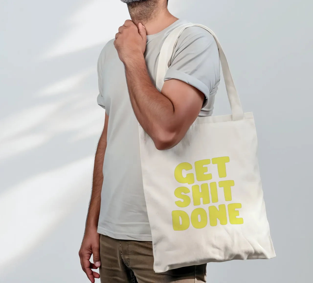 Get Shit Done Typografie Design in giallo e verde borsa in juta da THE MOTIVATED TYPE