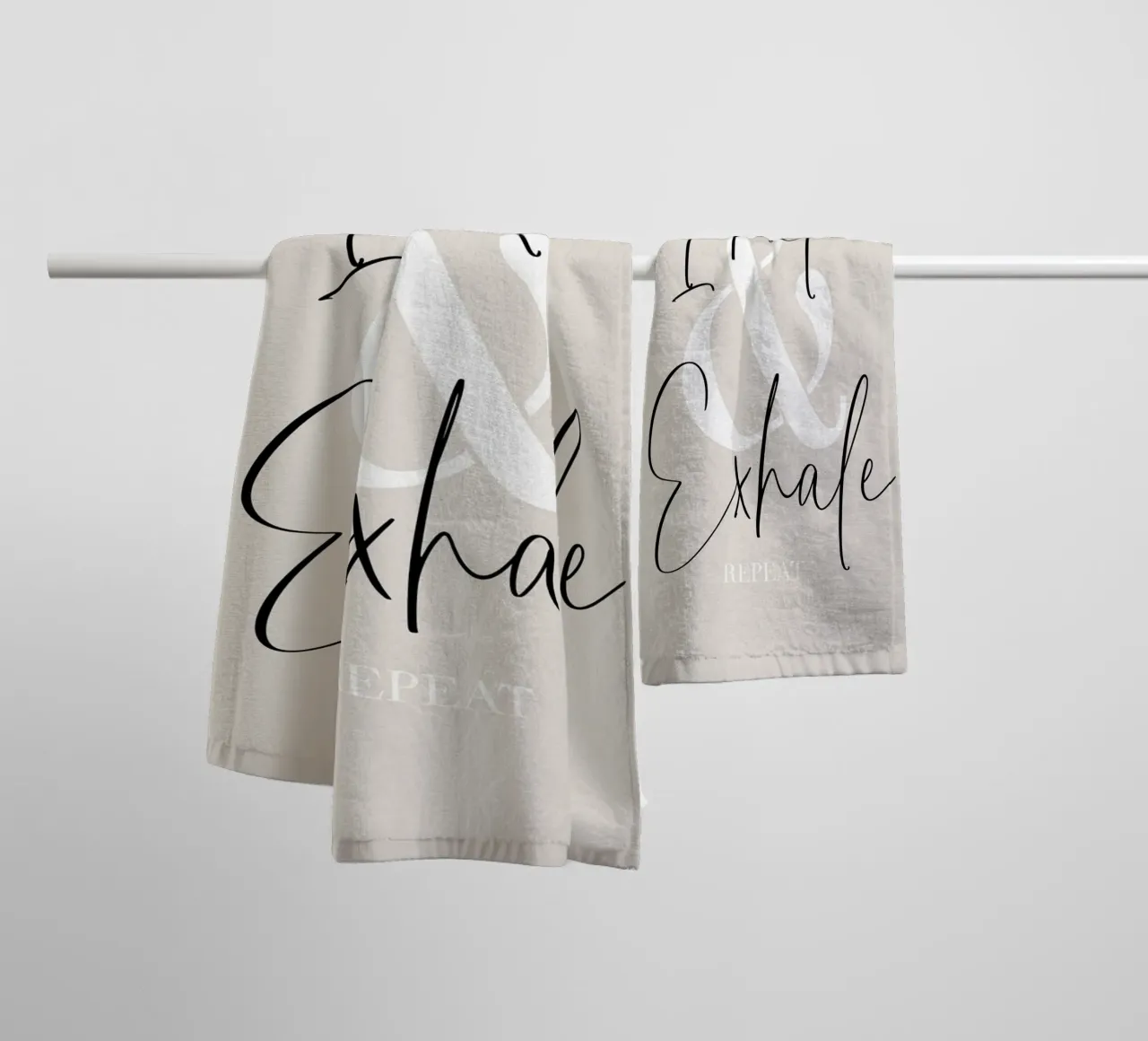 Inhale & Exhale Repeat asciugamano da bagno da Melanie Viola