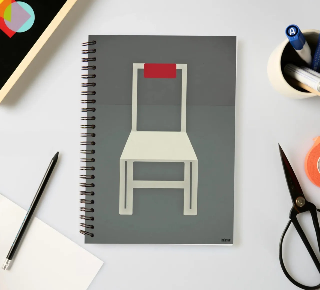 Minimal – Weißer Stuhl Ringbuch von Spunk