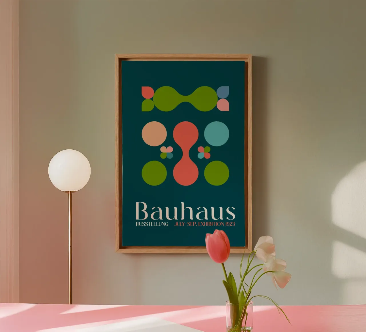Emel Tunaboylu - Mostra Bauhaus 1923 03 tela con Cornice a cassetta da The Artcircle